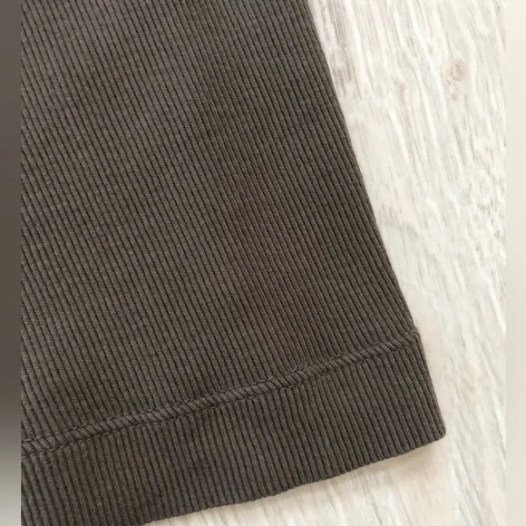 Banana Republic Rib V-Neck Soft Tank Top Cami - Picture 4 of 16